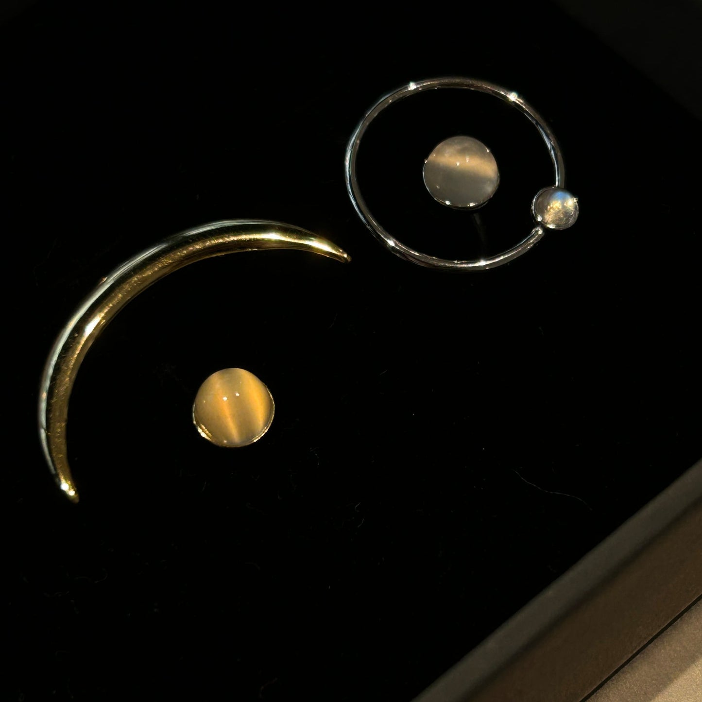 Golden Moon Sparkle Ring - Moon stone edition