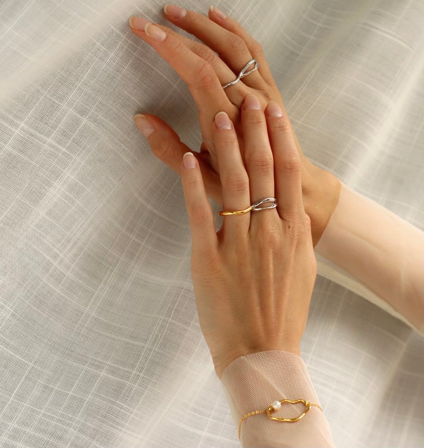 Golden Ripple Pearl Bracelet
