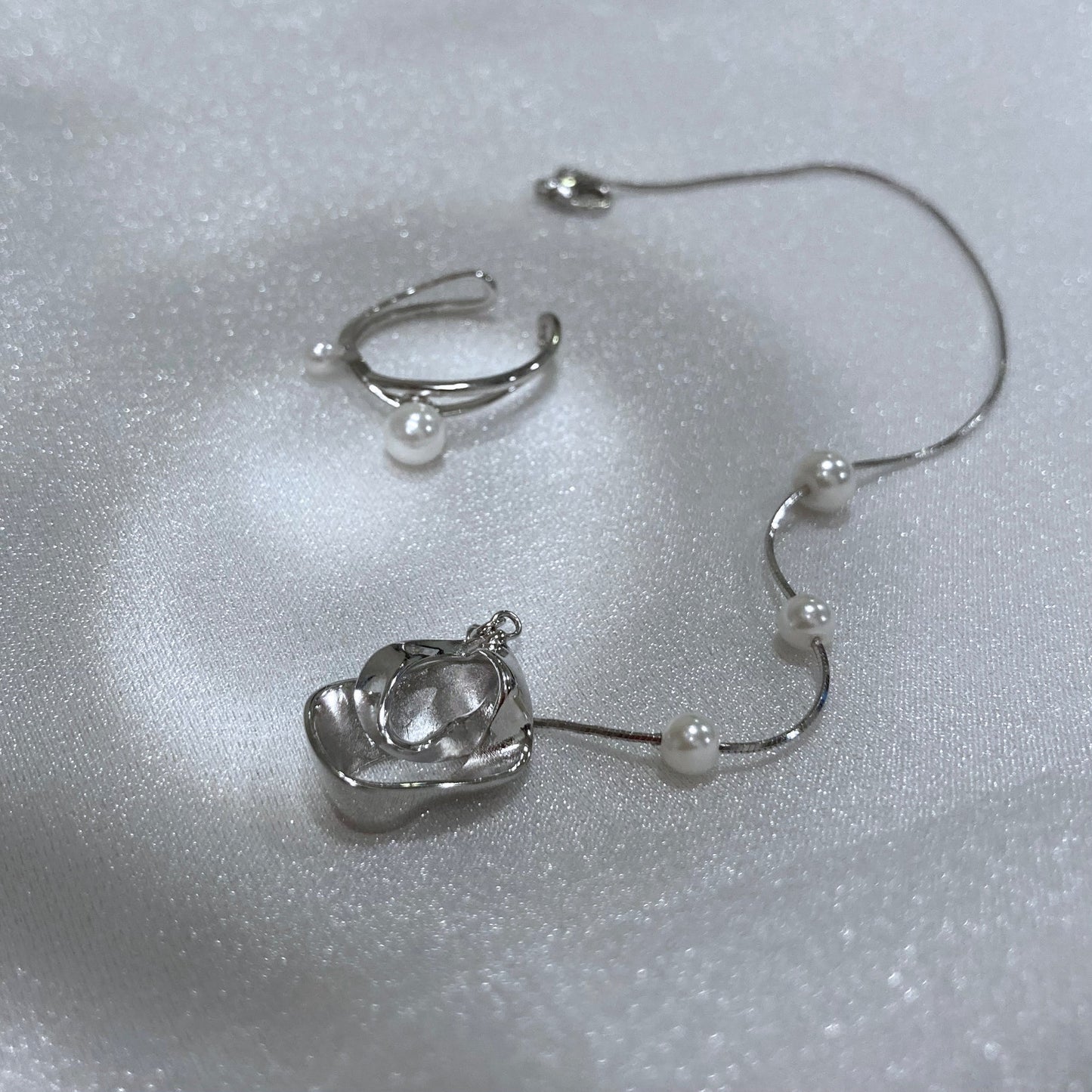 Silver The drop of the timeripple earchain (single) Earcuff / Bracelet