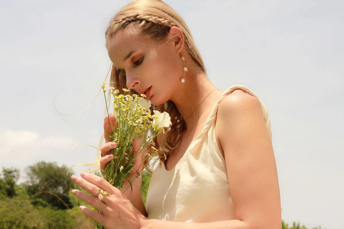 THE BLOOMING MOMENT