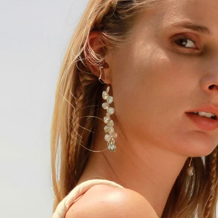 Silver Blooming Moment Keshi Earchain ( pair )
 Earcuff - Keshi Pearl -