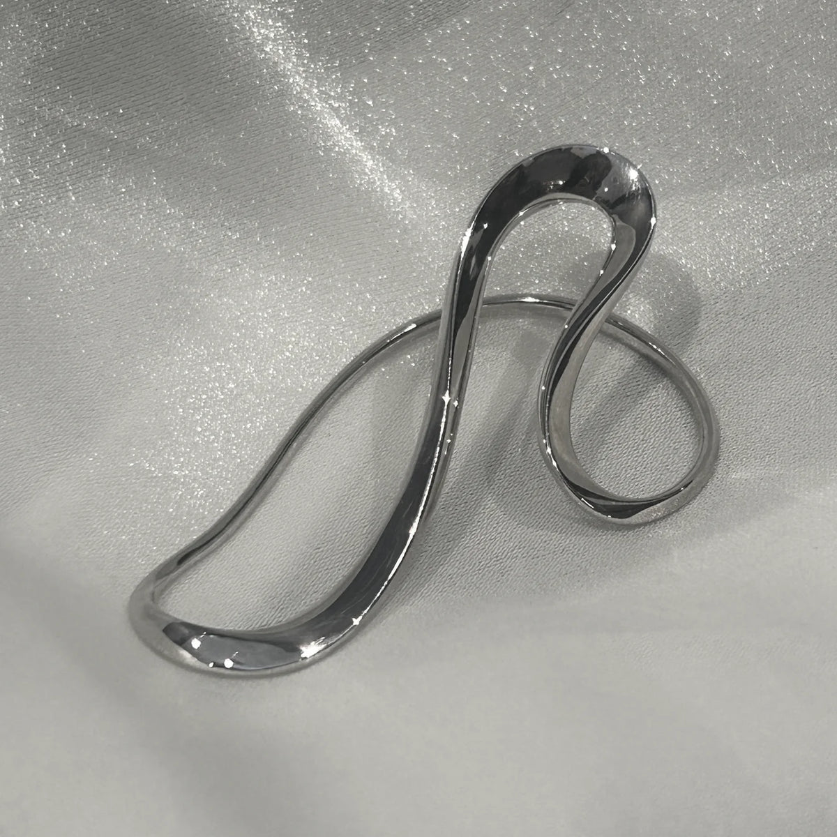 Silver Stellar Drift Ear Cuff