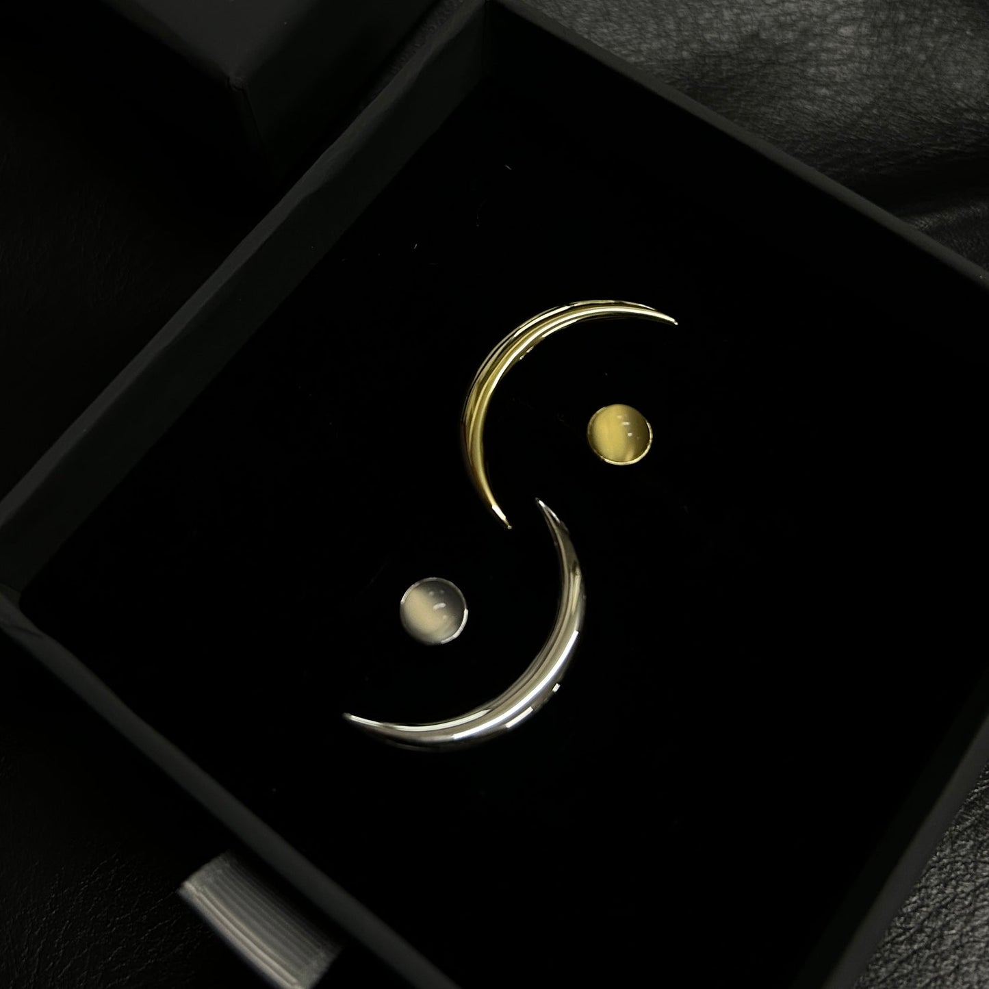 Golden Moon Sparkle Ring - Moon stone edition