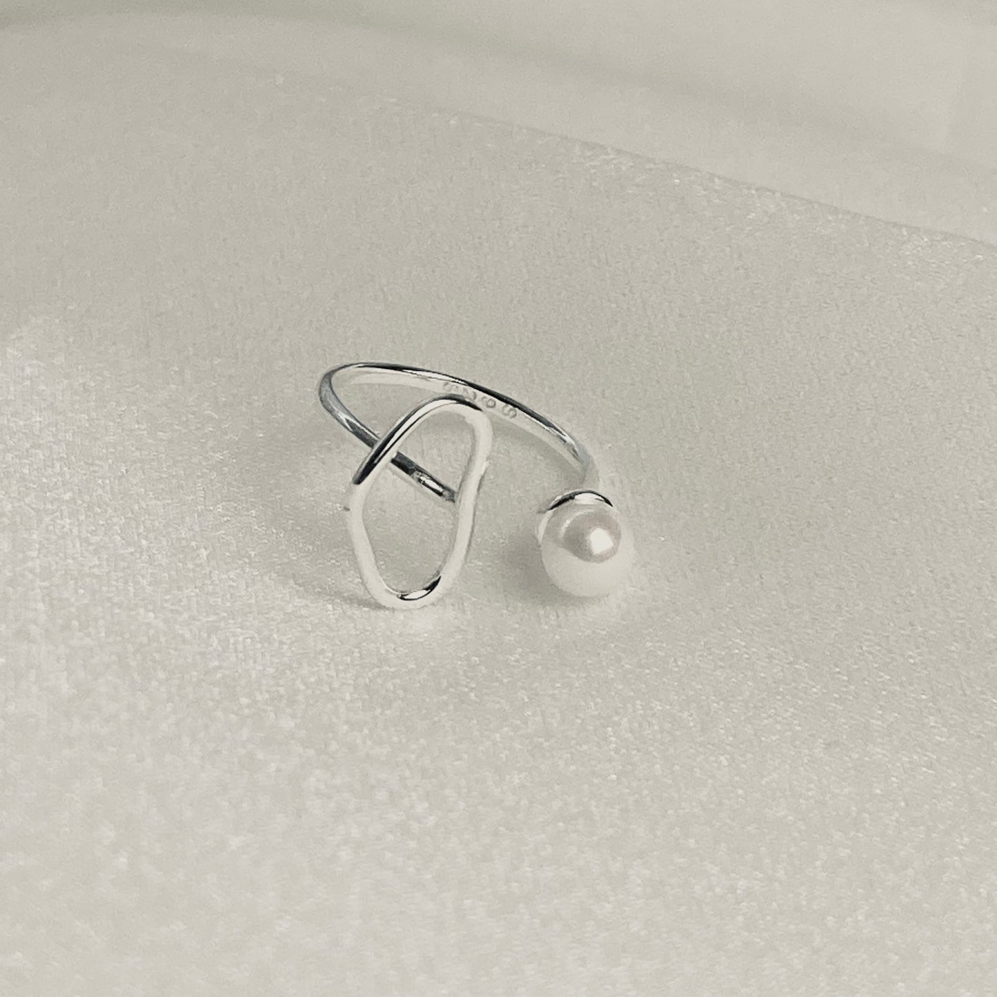 Silver Pearl Dew Ring