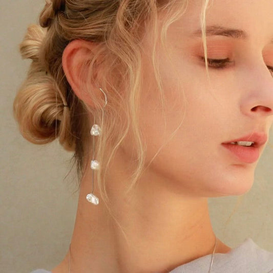 Silver Drifting Petal Keshi Ear Cuff Chain ( pair )
 Earcuff - Keshi Pearl -