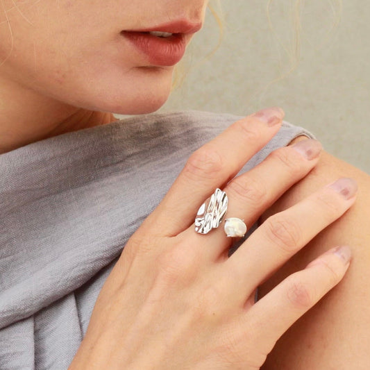 Silver Petal Keshi Ring - Keshi Pearl -