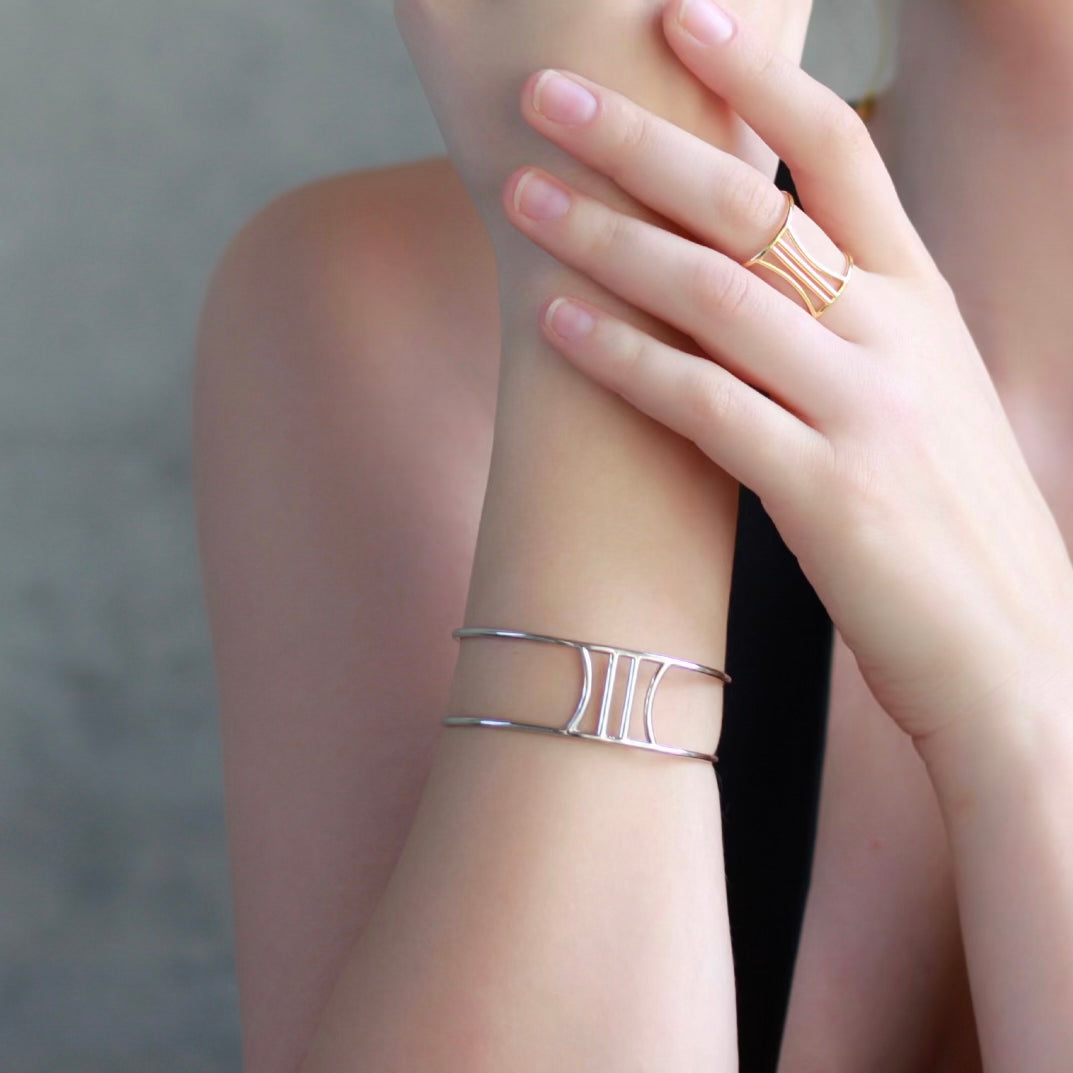 Silver Column Bangle