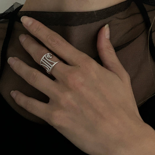 Silver The column Ring (London edition)