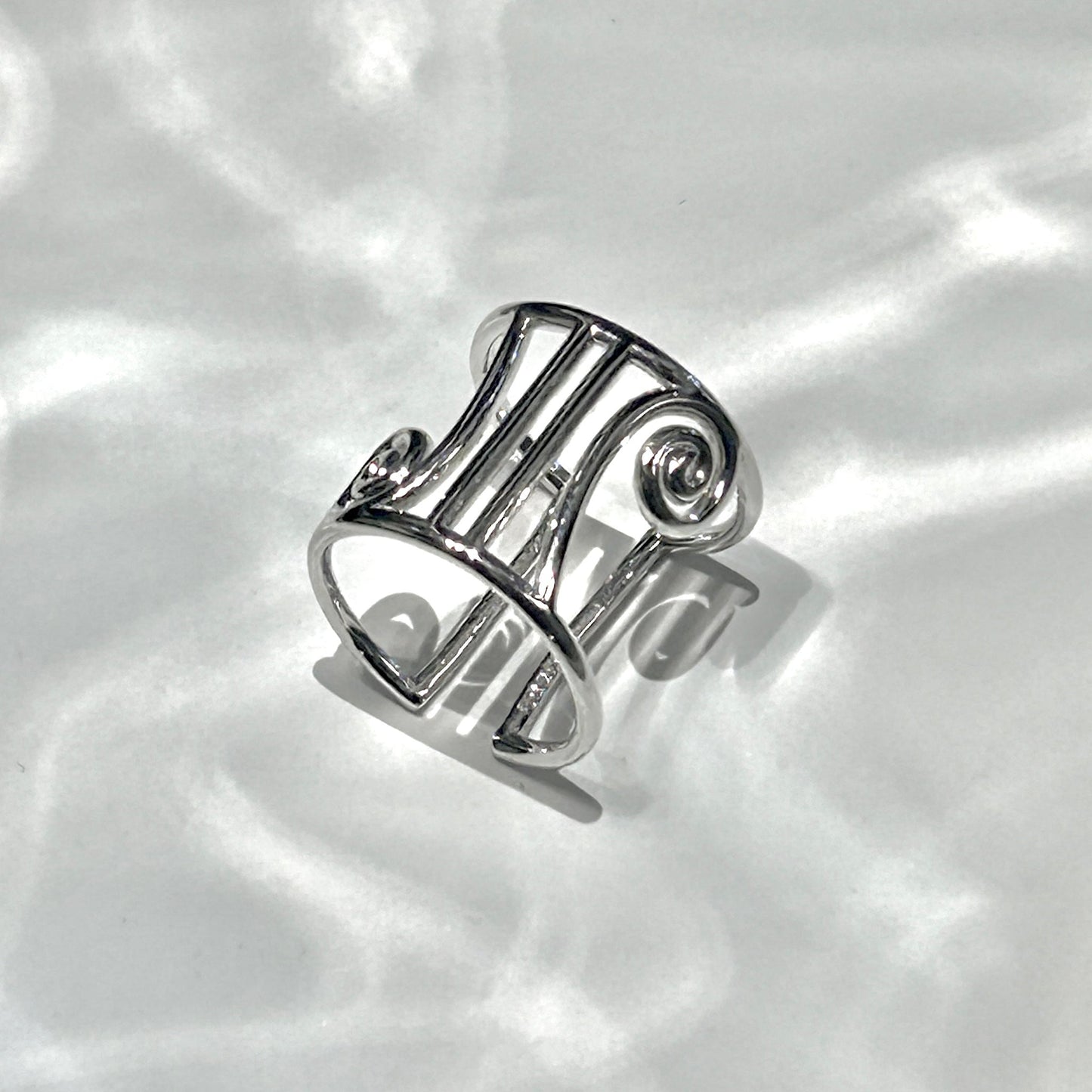 Silver The column Ring (London edition)
