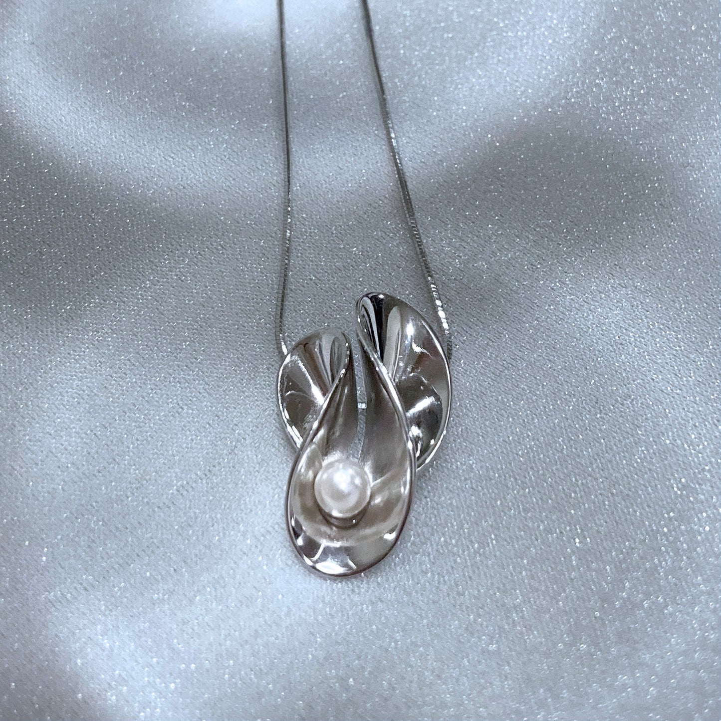 Silver Sparkle of Laputa Necklace
