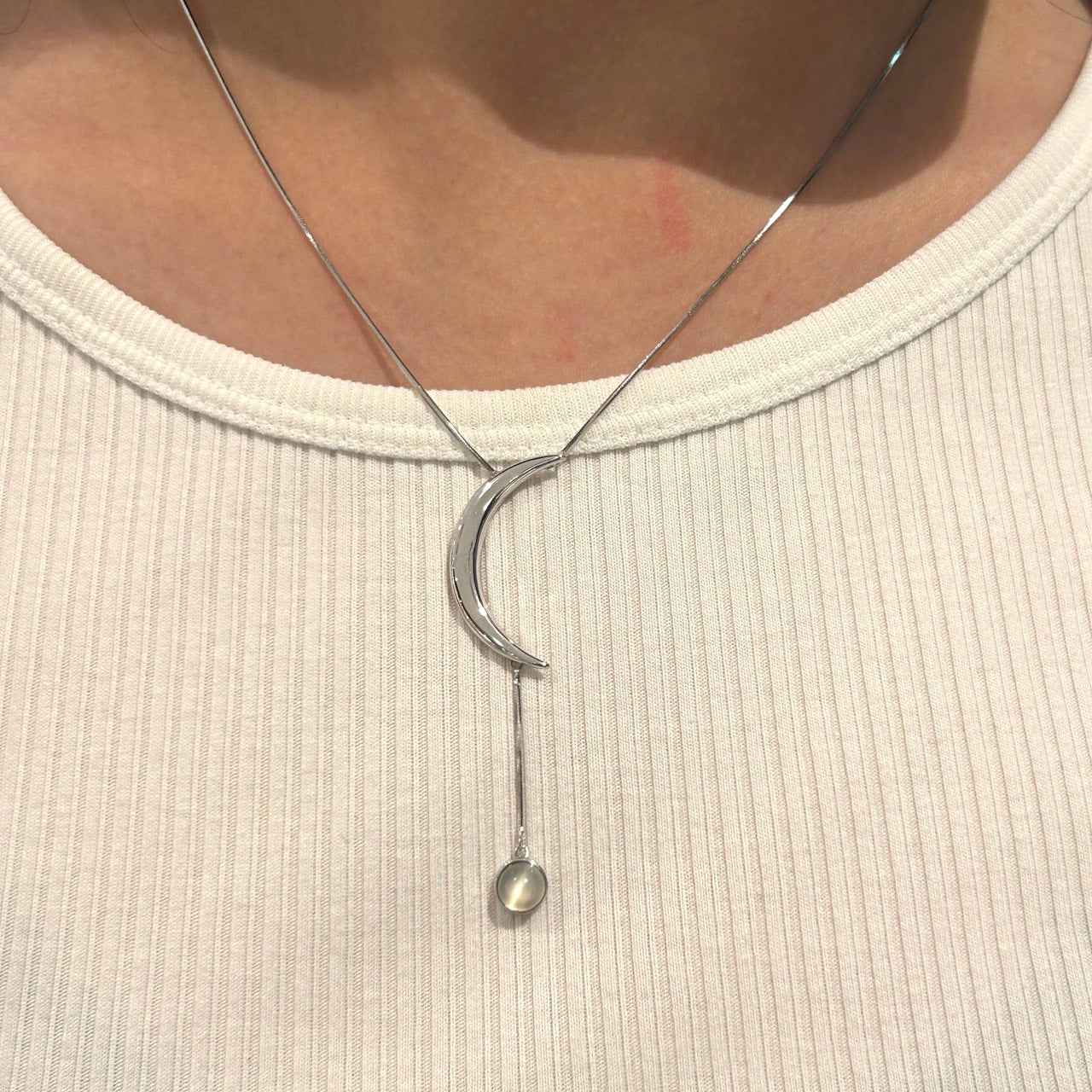 Silver Moonlight Necklace - Moon Stone Edition
