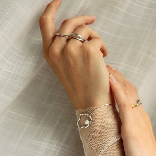 Silver Ripple Pearl Bracelet