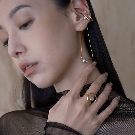 Golden The drop of the stardust earchain (single) Earcuff