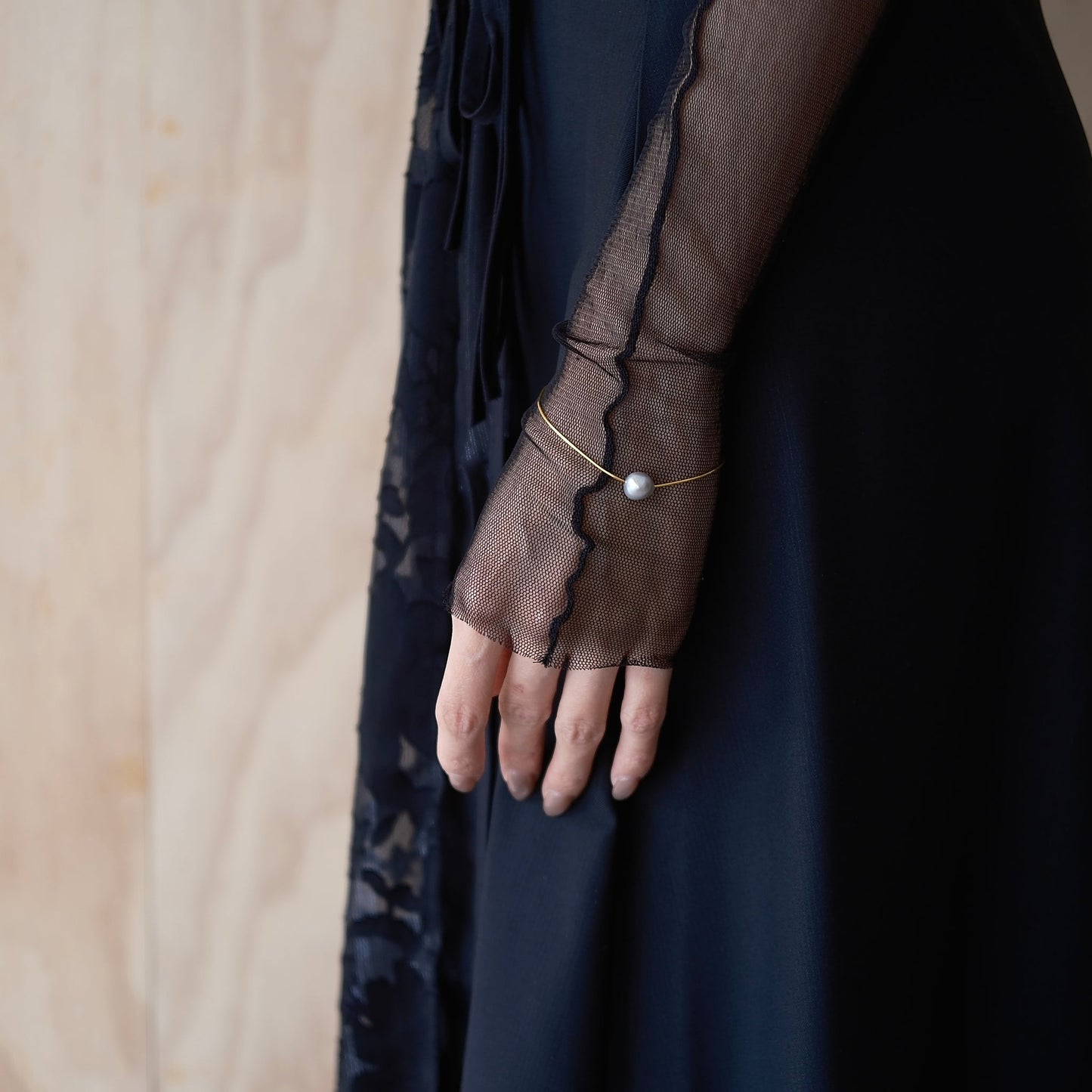 Golden The drop of the stardust earchain (single) Earcuff